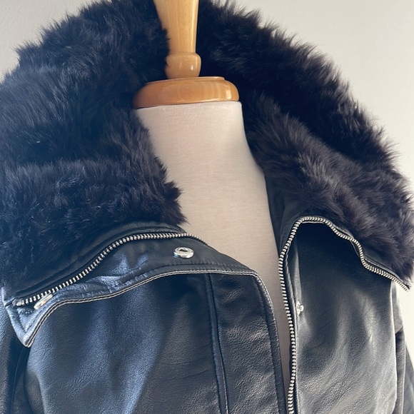 ABERCROMBIE & FITCH | VEGAN LEATHER JACKET - Picture 9 of 14